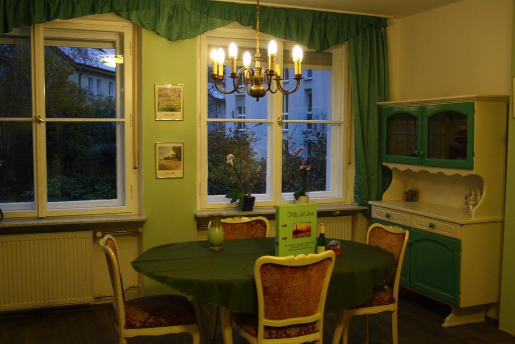 Apartments Villa Del Arte Norimberk Pokoj fotografie